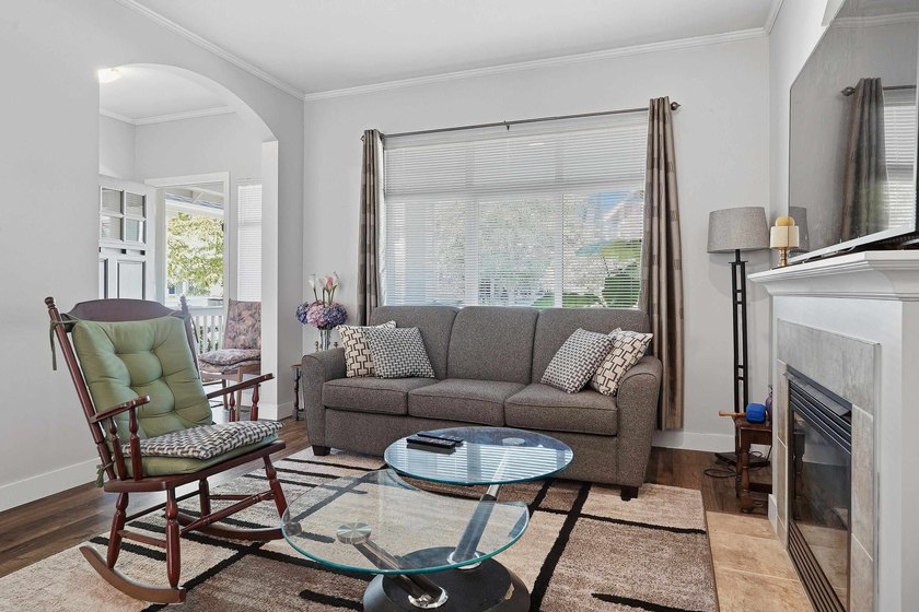 Beautifully updated and maintained Craftsman house in the heart - photo 28