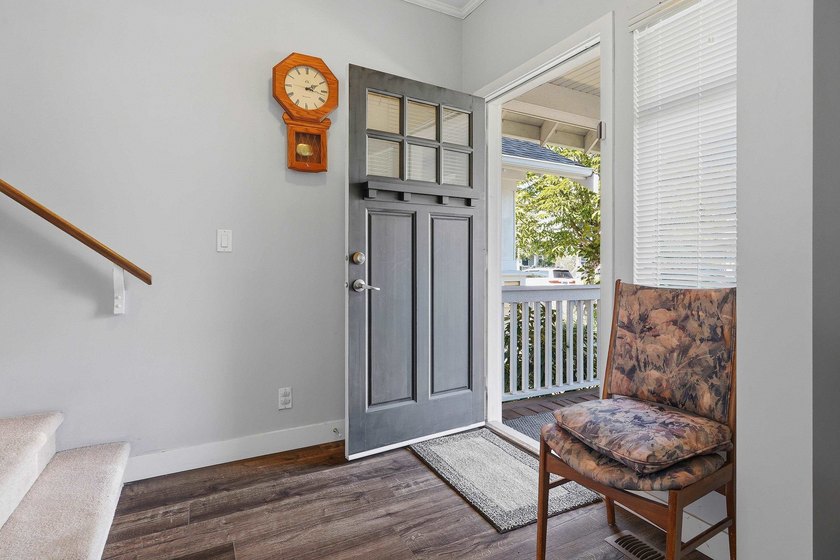 Beautifully updated and maintained Craftsman house in the heart - photo 29