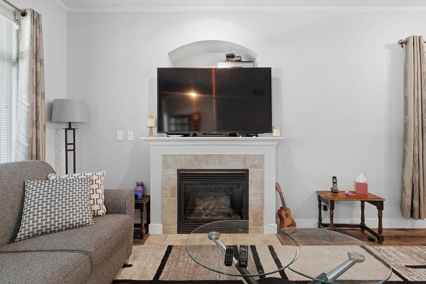 Beautifully updated and maintained Craftsman house in the heart - photo 30