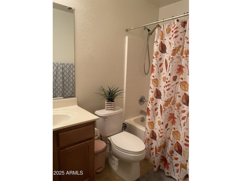 Gorgeous upgraded single-level, home with 6 bedrooms, including - photo 21