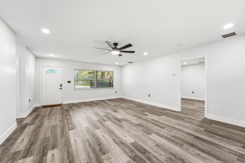 Fully remodeled and move-in ready! This 2-bedroom, 2-bathroom - photo 3