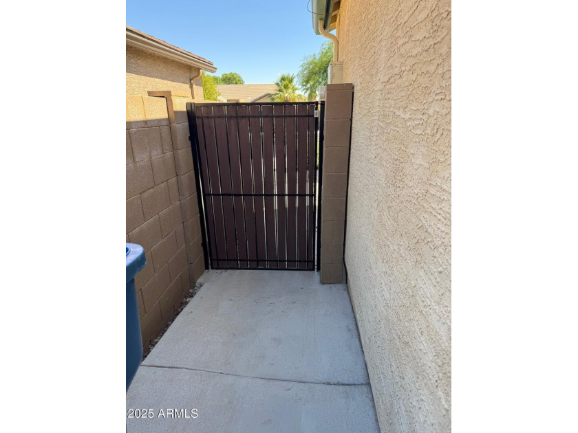 Gorgeous upgraded single-level, home with 6 bedrooms, including - photo 38