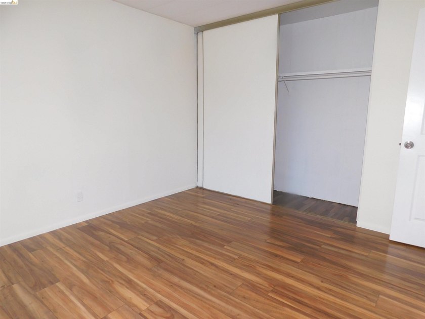 Discover this beautifully updated and hard-to-find 3-bedroom - photo 5