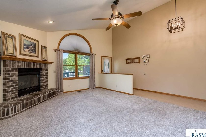 **SELLER OPEN TO OFFERING BUYER CONCESSION WITH AN ACCEPTABLE - photo 5