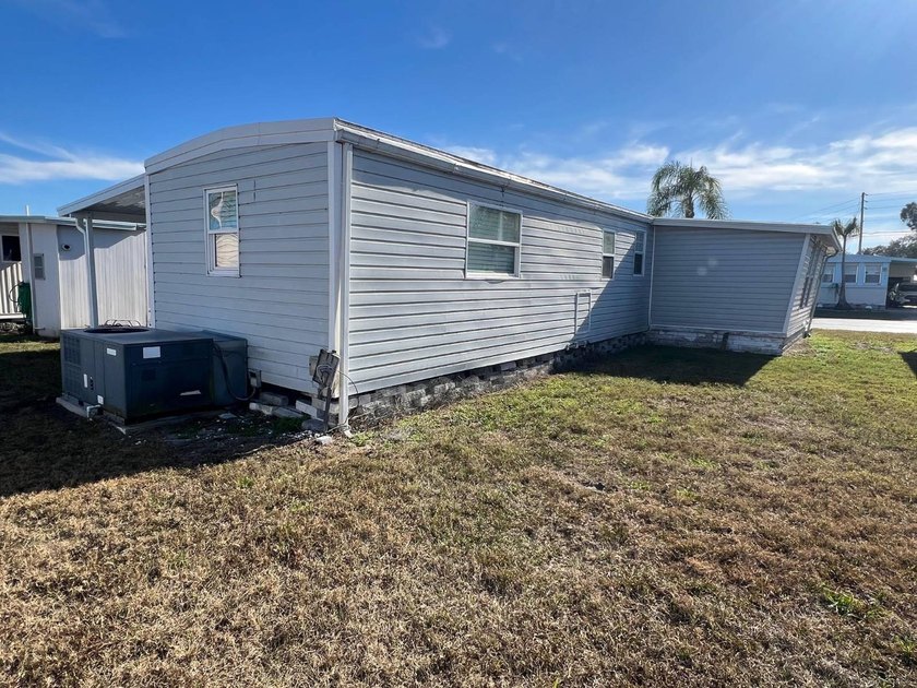 TERRIFIC LOWER PRICE! Experience relaxed Florida living at Four - photo 3