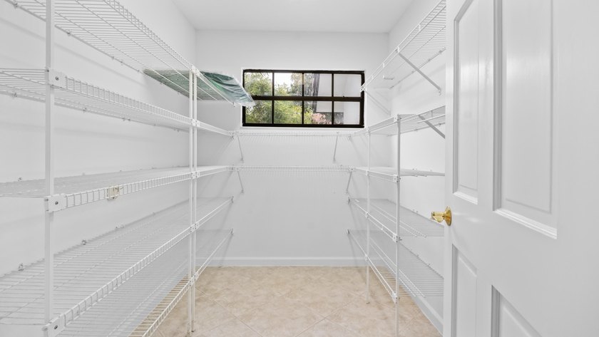 Welcome to this single-story residence in Cypresshead, offering - photo 10