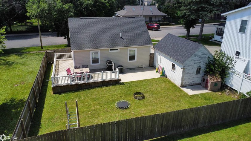 Completely renovated down to the studs, this beautiful turnkey - photo 3