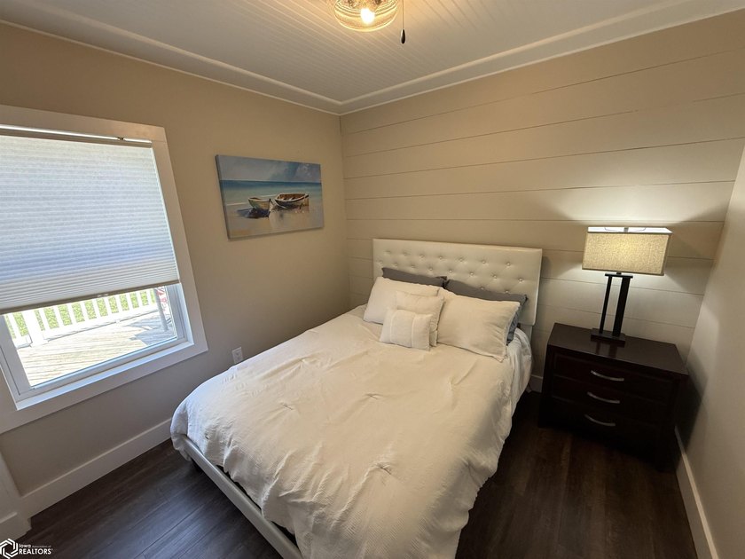Completely renovated down to the studs, this beautiful turnkey - photo 9