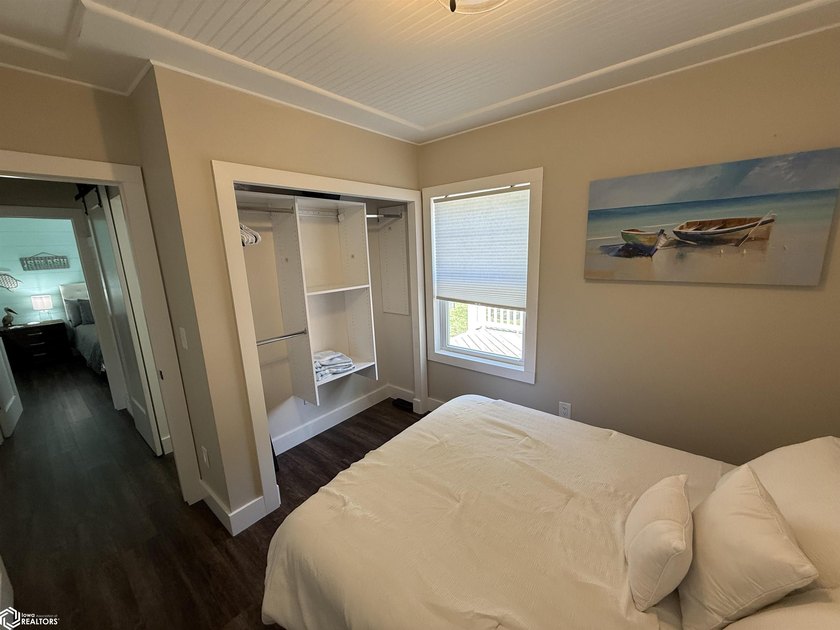 Completely renovated down to the studs, this beautiful turnkey - photo 10