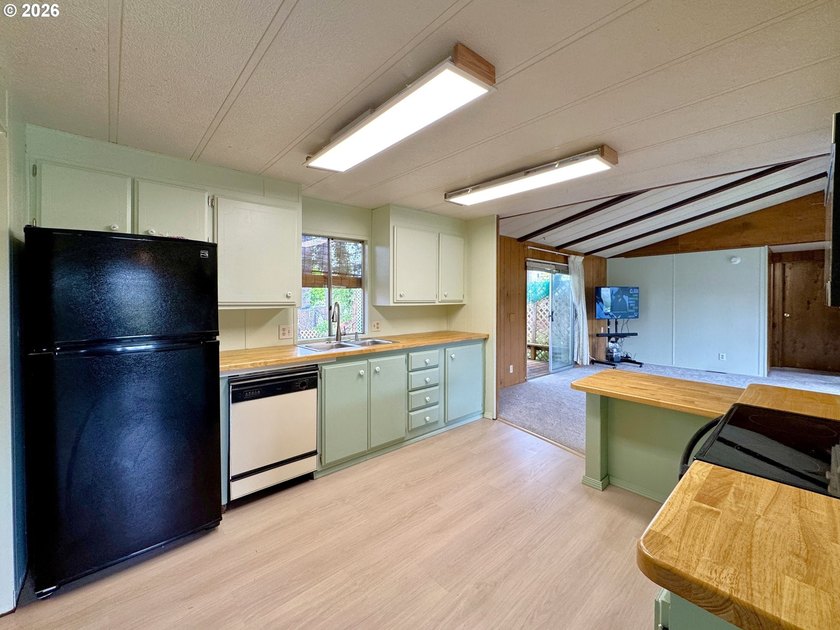 OCEAN PEAK, WALK-TO-THE-BEACH Coastal Retreat on .19 Acres - photo 14