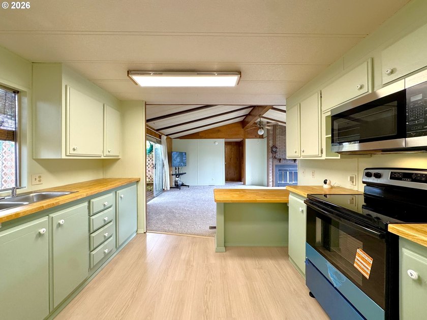 OCEAN PEAK, WALK-TO-THE-BEACH Coastal Retreat on .19 Acres - photo 18