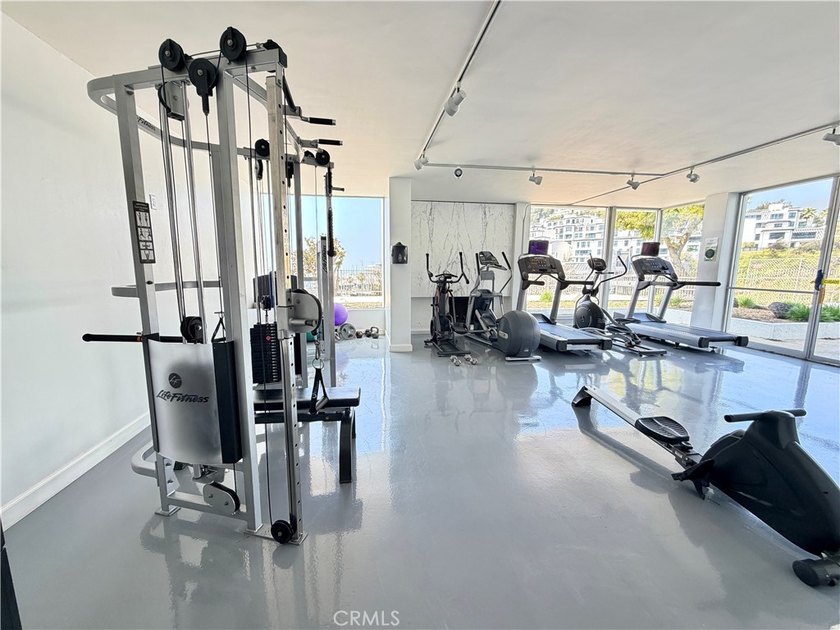 EXCEPTIONAL VALUE ALONG THE COAST. Purchase comes with Renter - photo 10