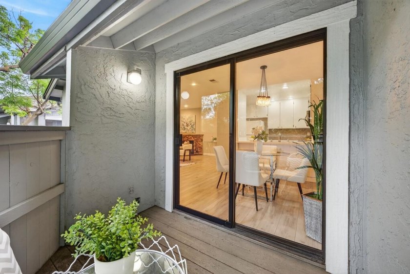 Centrally located in San Jose's Silicon Valley, walking distance - photo 5