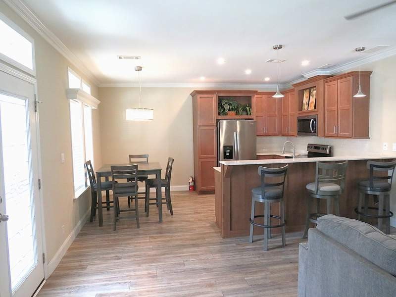 This beautifully maintained 1355 square feet manufactured home - photo 10
