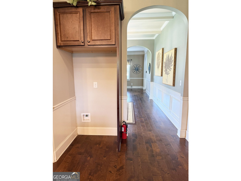 Experience comfort and quality in this beautifully constructed - photo 18