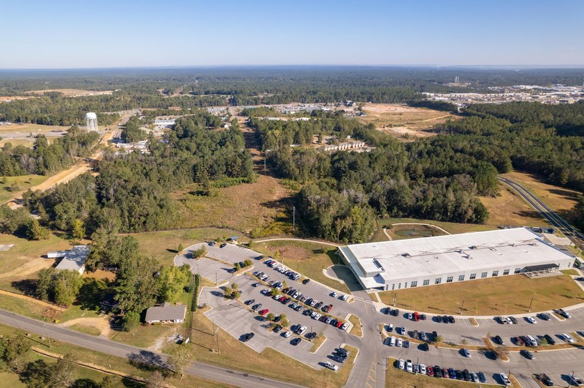 22.65+/- acres with 1,000+/- feet of frontage along Lamar - photo 4