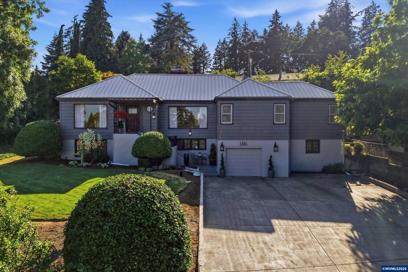Privacy, views, and interior space come together on this - photo 2