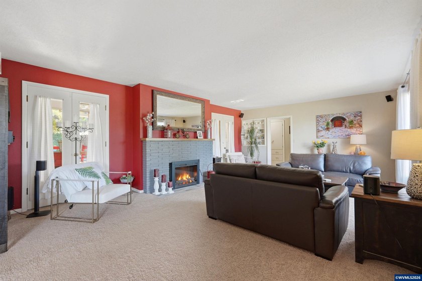Privacy, views, and interior space come together on this - photo 7