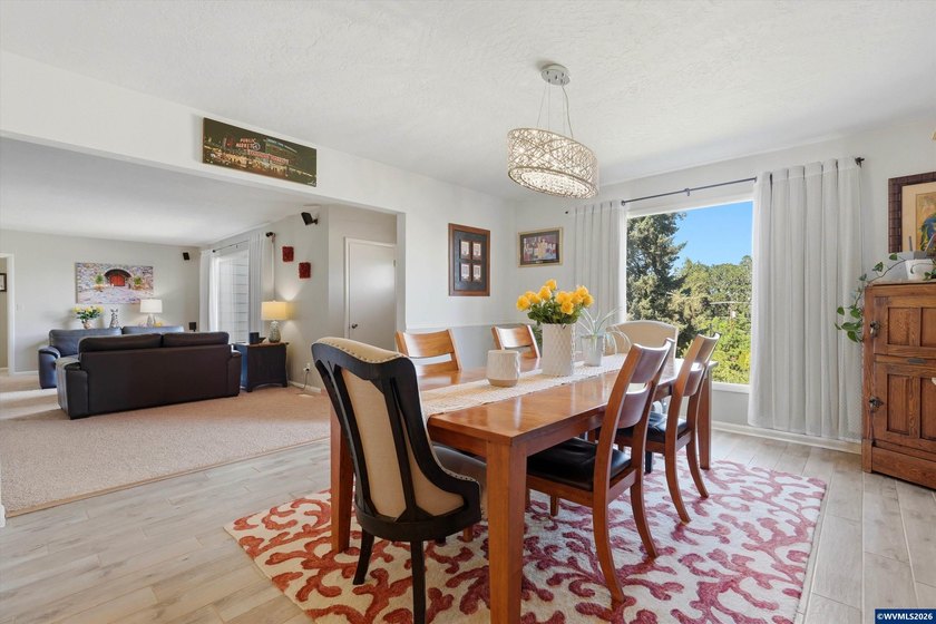 Privacy, views, and interior space come together on this - photo 9