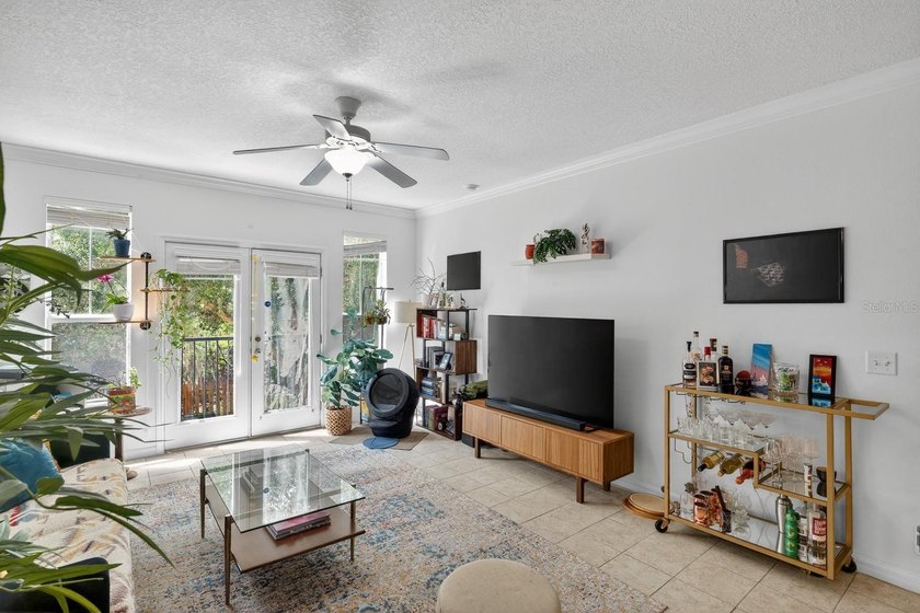 Move-In Ready 2-Bed/2-Bath Condo - Walking Distance to UF and UF - photo 8