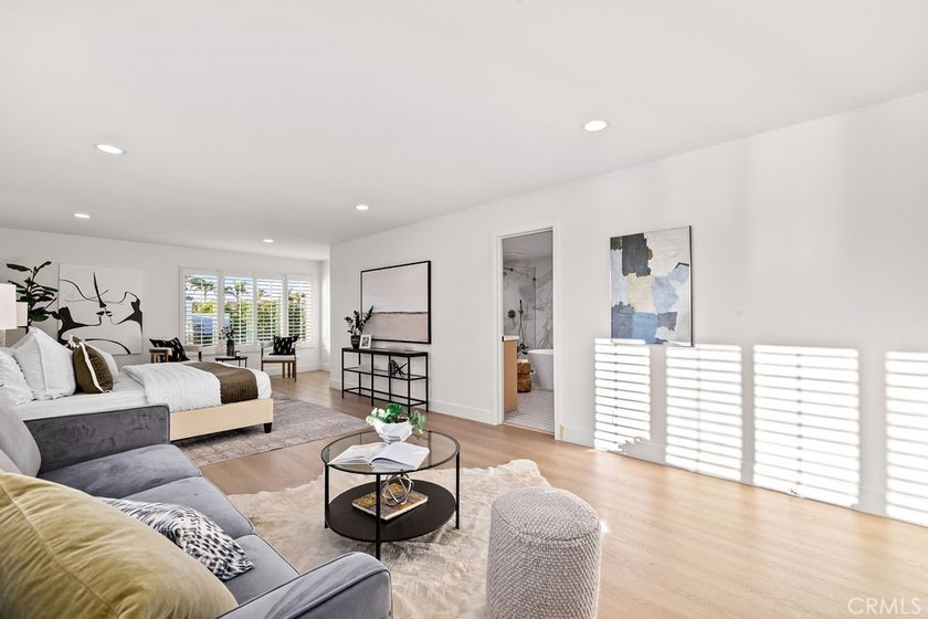 Glamorously designed S&amp;S home in Goldenwest Estates. This - photo 19