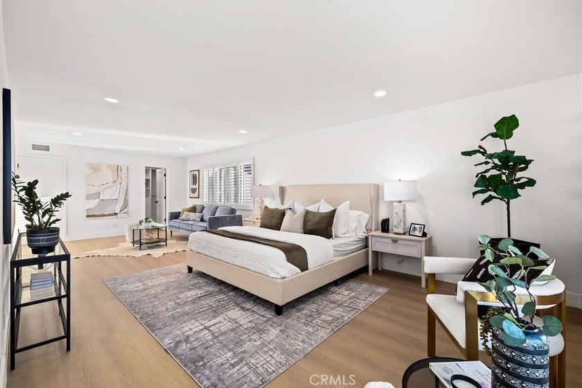Glamorously designed S&amp;S home in Goldenwest Estates. This - photo 20