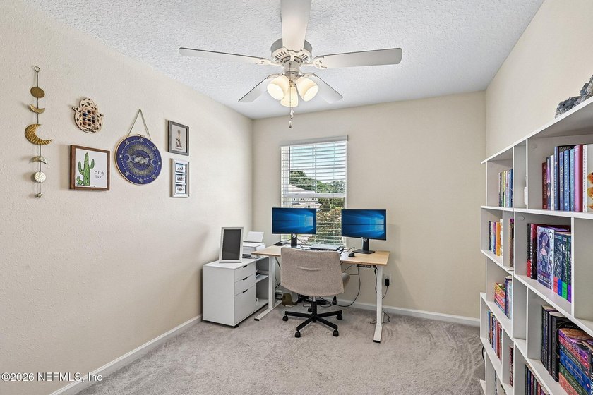 Move right into this beautifully maintained, one-owner townhome - photo 24