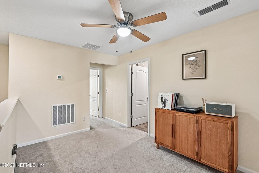 Move right into this beautifully maintained, one-owner townhome - photo 28
