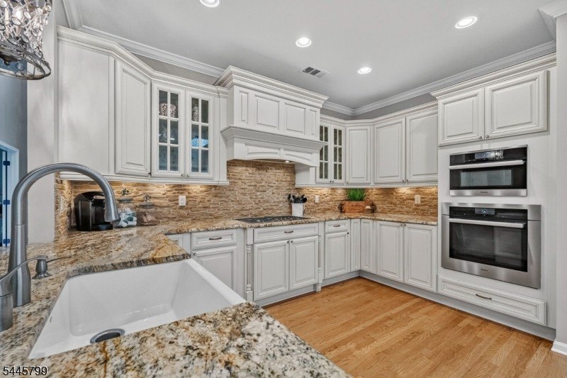 Spectacular Colonial in Sought-After Vizcaya Estates! Welcome to - photo 6