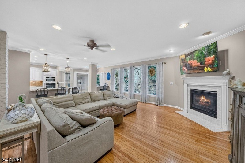 Spectacular Colonial in Sought-After Vizcaya Estates! Welcome to - photo 10