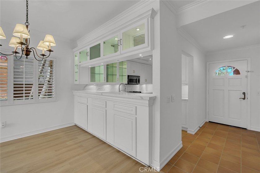 Discover luxurious single-level living in this well appointed 2 - photo 5