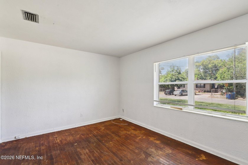 Charming and fully remodeled 2-bedroom, 1.5-bath home offering - photo 8