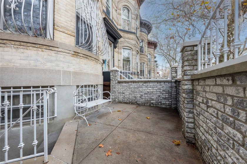 Multi-Family Investment Opportunity in Prime Bushwick Welcome to - photo 2