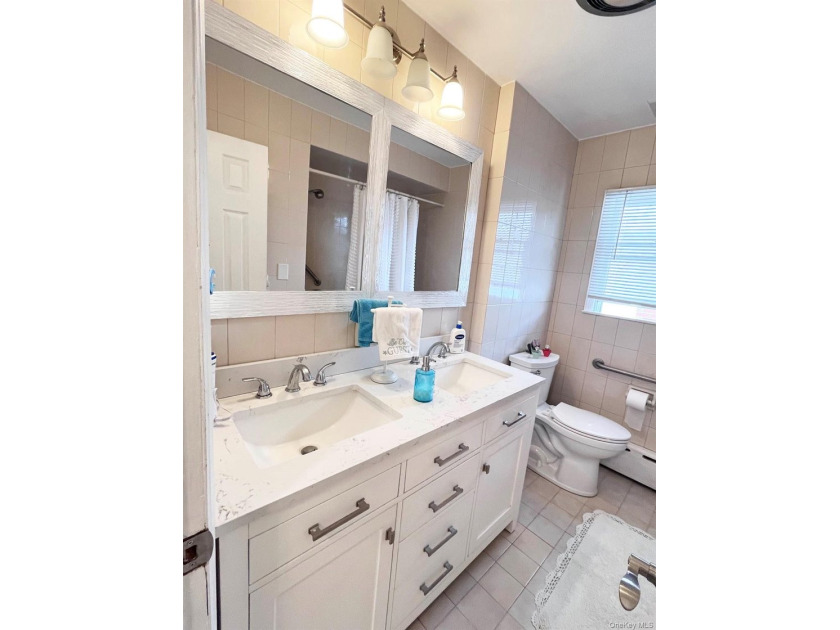 4 bedroom, 2 bath East Rockaway Recently Renovated High Ranch - photo 17