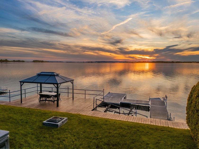 Bungalow contemporain sur les rives du lac Saint-Louis, l'un des - photo 3