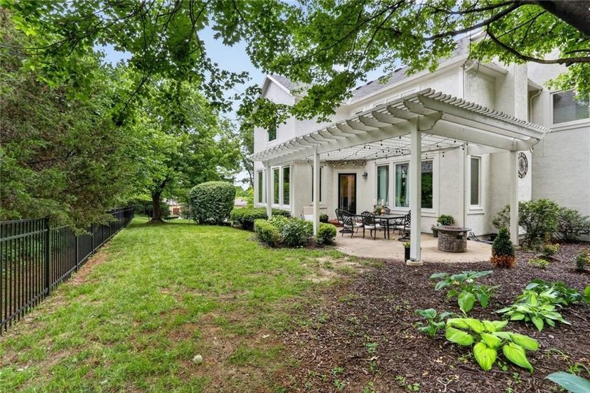 Welcome to this impeccably updated home where modern design and - photo 33