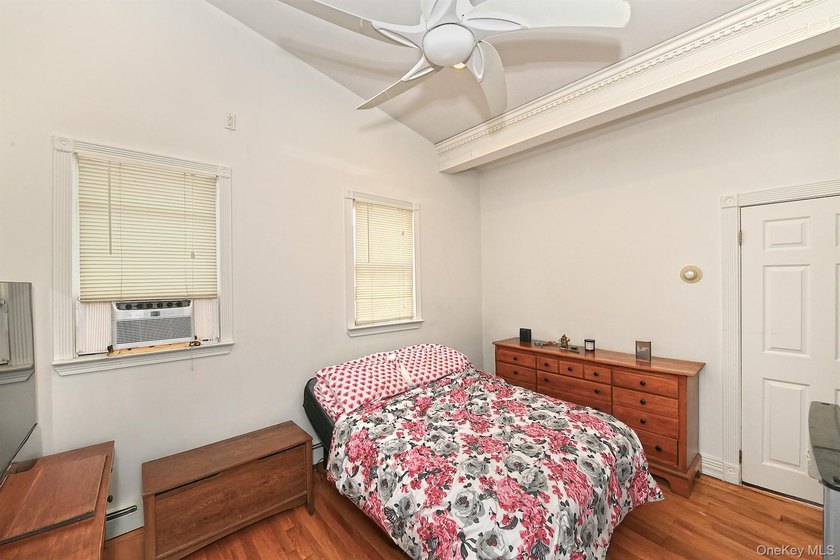 Welcome to this spacious five bedroom, three bath home - photo 14