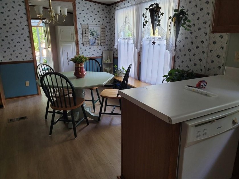 This beautiful quant weekend getaway or primary resident is a 3 - photo 17