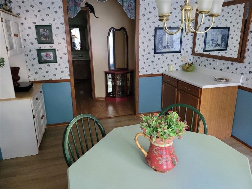 This beautiful quant weekend getaway or primary resident is a 3 - photo 20