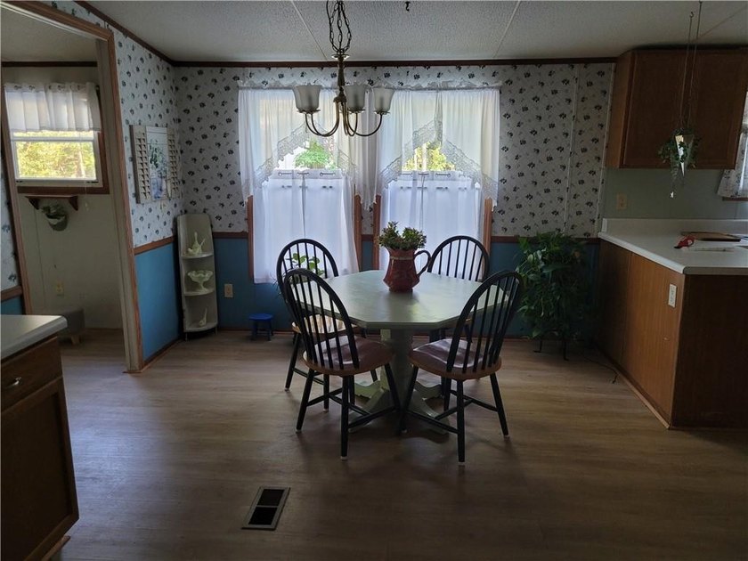 This beautiful quant weekend getaway or primary resident is a 3 - photo 21
