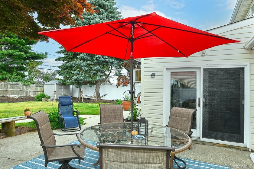 Welcome to this spacious five bedroom, three bath home - photo 23