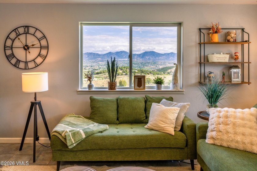 Get out that ''Dream Check List'' of yours as this 4 bed/3 - photo 31