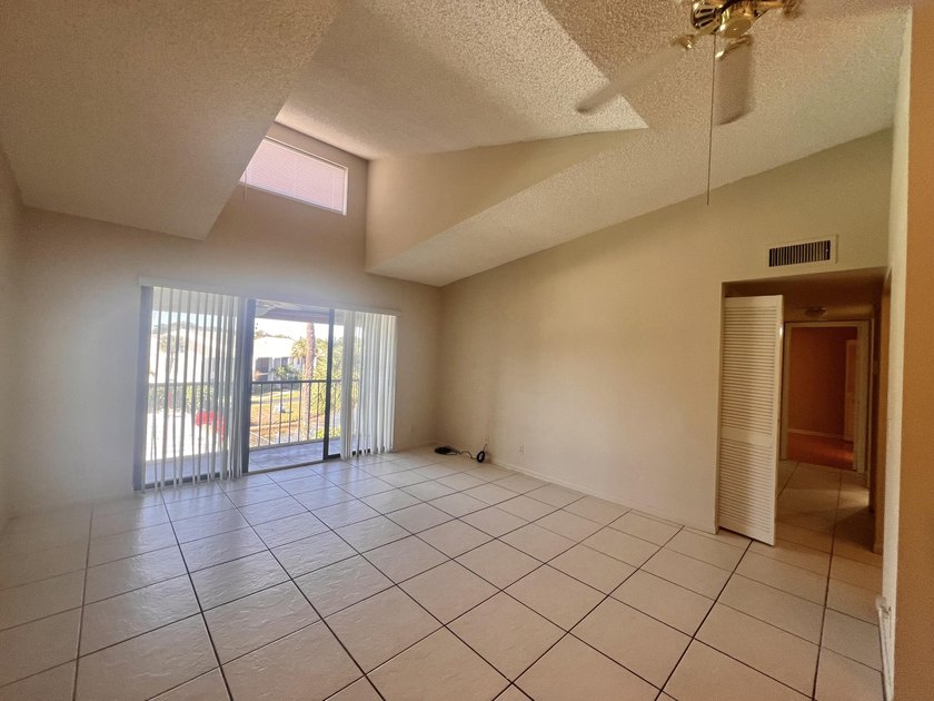 FOR SALE 2-Bedroom, 2-Bathroom Condo with Pool and Lake - photo 6