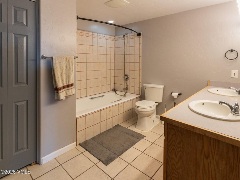 Get out that ''Dream Check List'' of yours as this 4 bed/3 - photo 49