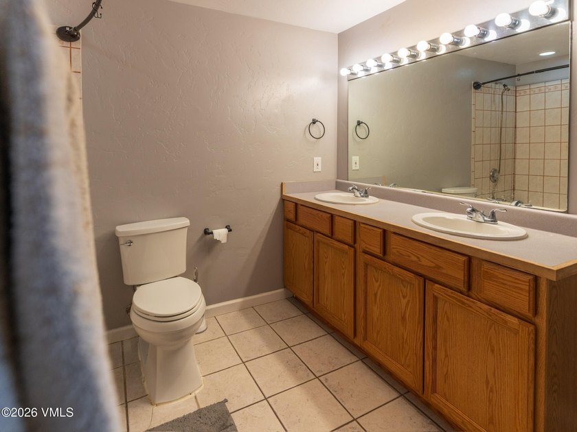 Get out that ''Dream Check List'' of yours as this 4 bed/3 - photo 50