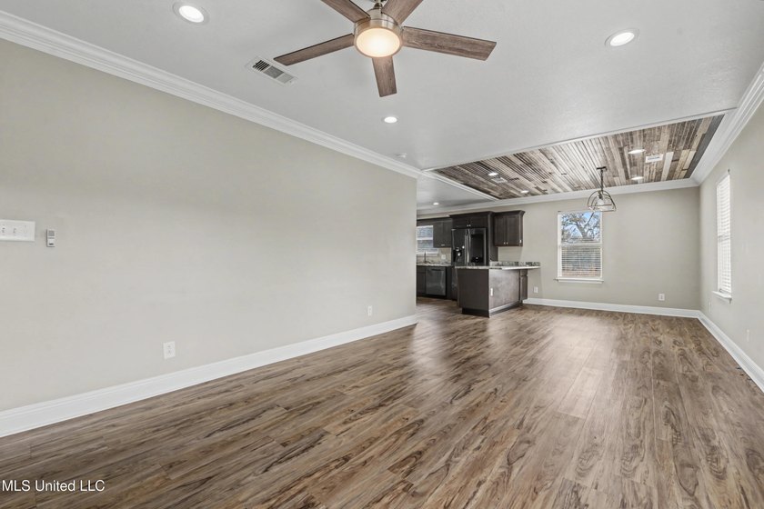 Welcome to South Pascagoula. This 3 bedroom 2 bath home also - photo 8