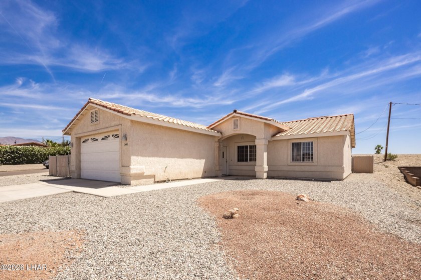 Well-maintained 3-bedroom, 2-bath home situated on a desirable - photo 5
