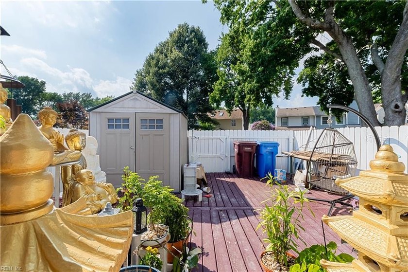 Well maintained, tenant occupied 1,275 sf, 3-bedroom, 2.5 bath - photo 14
