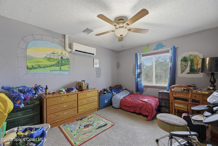 Discover the perfect blend of space, privacy, and opportunity - photo 31