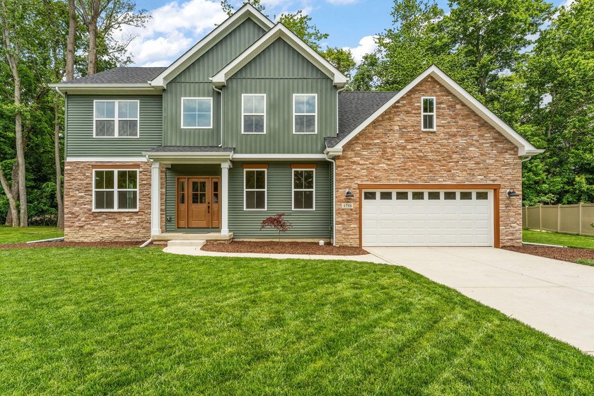 **INTERIOR PHOTOS COMING TOMORROW** Beautiful custom-built - photo 5